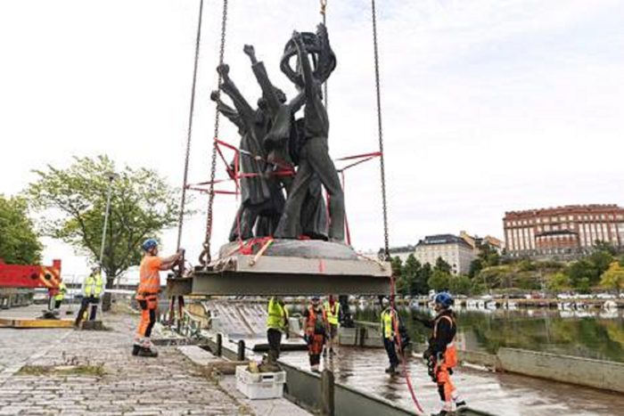 Влада Гельсінкі демонтувала пам'ятник, який подарував СРСР
