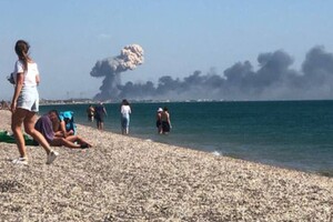 У Криму, ймовірно, палає аеродром окупантів