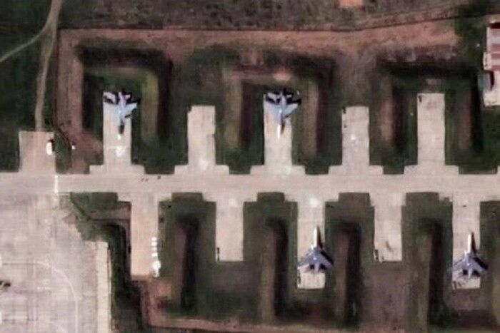 Вибухи в Криму. Які літаки були на військовому аеродромі (фото)