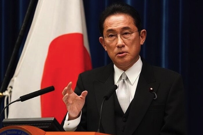 Уряд Японії у повному складі пішов у відставку