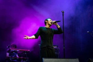Культовая британская группа Coldplay бомбезно исполнила «Обійми» с Вакарчуком