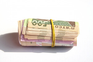 Нацбанк сподівається, що українці знову понесуть гроші в банки