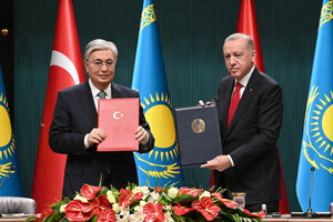 Казахстан будет делиться военными данными с Турцией. У рашистов уже истерика