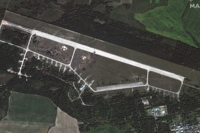 З’явилися супутникові знімки білоруського аеродрому, де прогриміли вибухи 