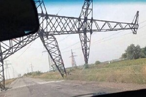 Окупанти шукають, хто повалив електростовпи, що ведуть від ЗАЕС до Криму