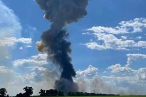 У Миколаєві пролунали вибухи: ворожі ракети влучили у приватний сектор