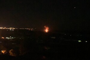 Чути вибухи в районі Донецька та Антонівського мосту