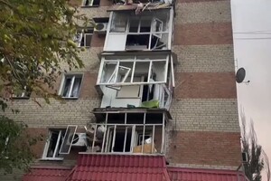 Ворог вкотре вдарив по Слов’янську: пошкоджені багатоповерхівки (відео)