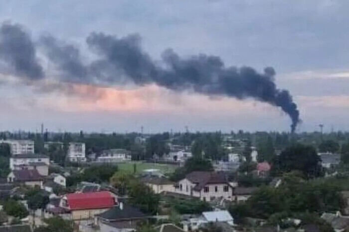 В оккупированном Крыму раздались взрывы (видео)