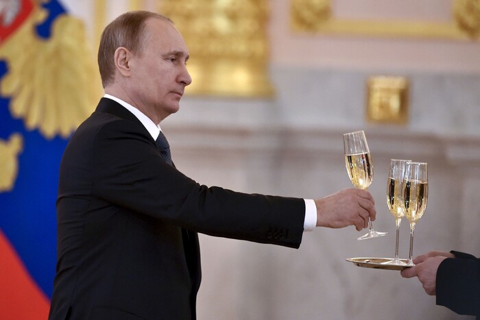 Алкогольный психоз накрыл Россию. Путин наметил «план действий»