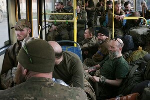 РФ планирует взорвать еще одно здание с пленными «азовцами» – военный эксперт