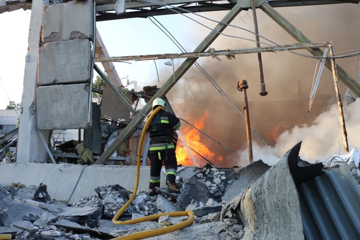 Атака на Харків: рятувальники показали наслідки (фото) 