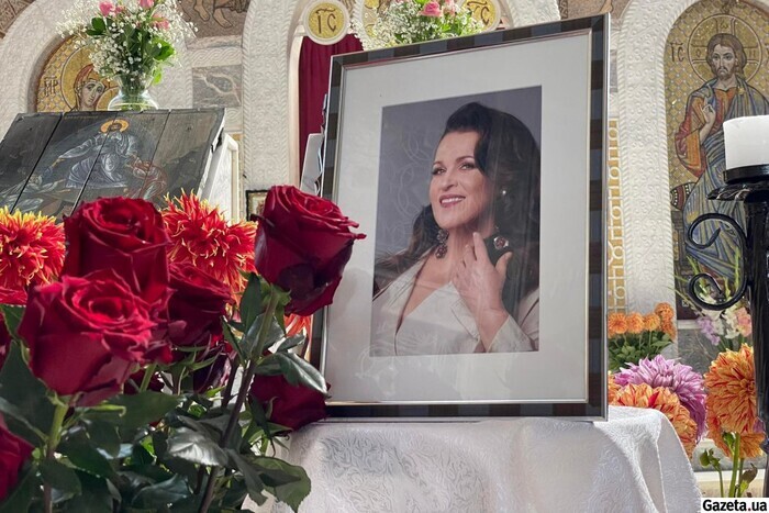 Украина прощается с Русланой Писанкой (фото)