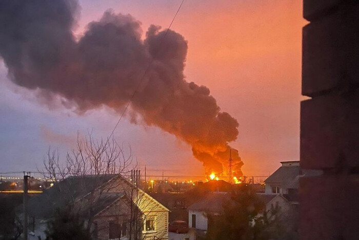 Наслідки вибухів у Бєлгородській області: руйнування видно з космосу 