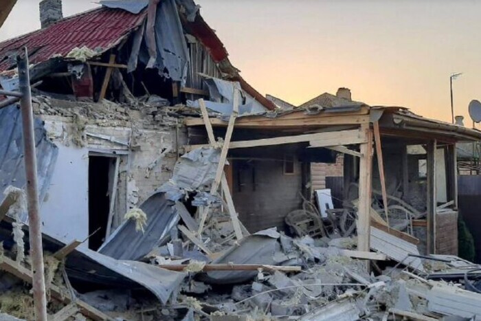 Ракета попала в жилье мирного населения: фото последствий обстрела Днепропетровщины