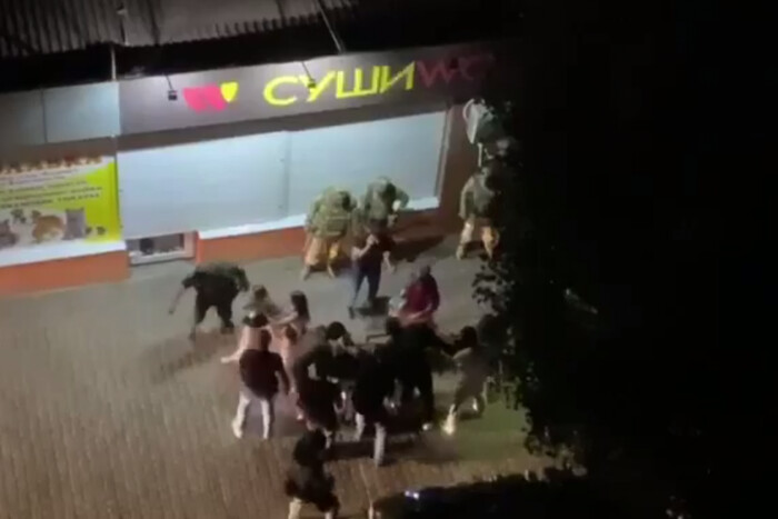 У Мелітополі партизани покарали окупанта, який чіплявся до дівчини (відео)