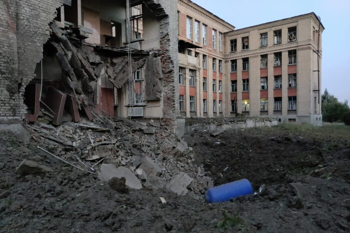 Рашисти зруйнували ще один навчальний заклад на Донеччині 