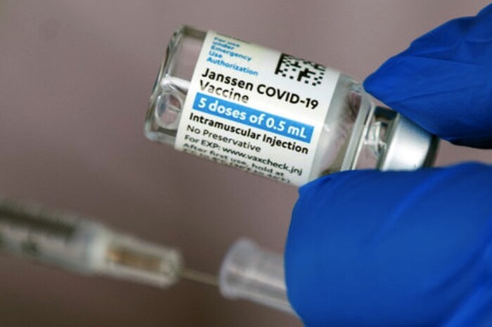 Україна отримала 100 тис. доз вакцини Janssen проти Covid-19