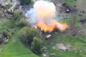 Військові знищили ворожий склад боєприпасів в окупованій Новій Каховці