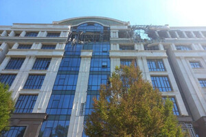 Взрывы в Донецке: прилетело в «администрацию» Пушилина (фото, видео)