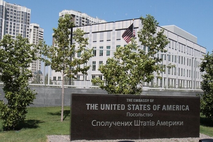 США призвали граждан уехать из Украины. Банковая отреагировала