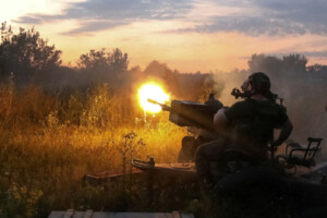 Військові на півдні знищили склад боєприпасів і техніку окупантів