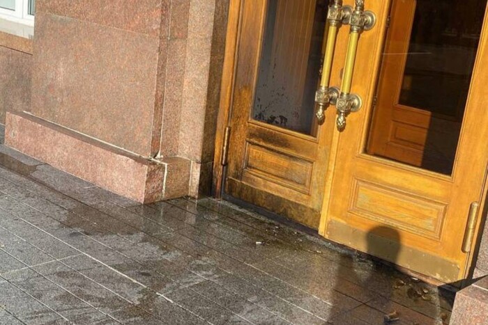 В Орловській області невідомі кинули коктейлі Молотова в будівлю адміністрації 