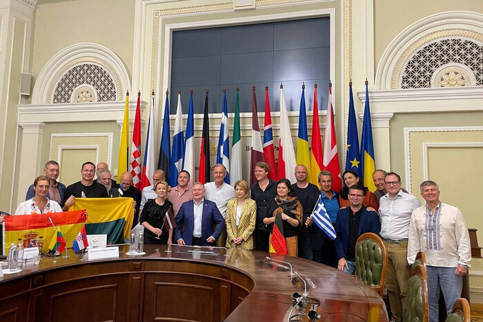 В Украину прибыли парламентарии стран Европы