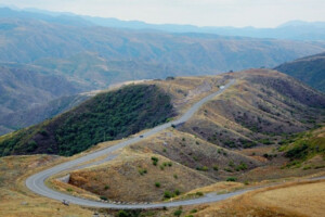 РФ передає Азербайджану контроль над коридором, що з'єднує Вірменію та невизнаний Карабах