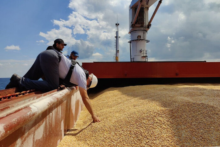 Україна майже за місяць експортувала перший мільйон тонн зерна