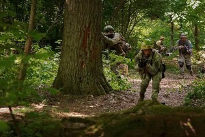 Українські бійці дають відсіч окупантам