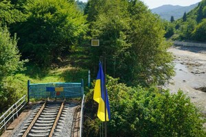 Україна відновила покинуту залізницю до кордону з Румунією (фото)