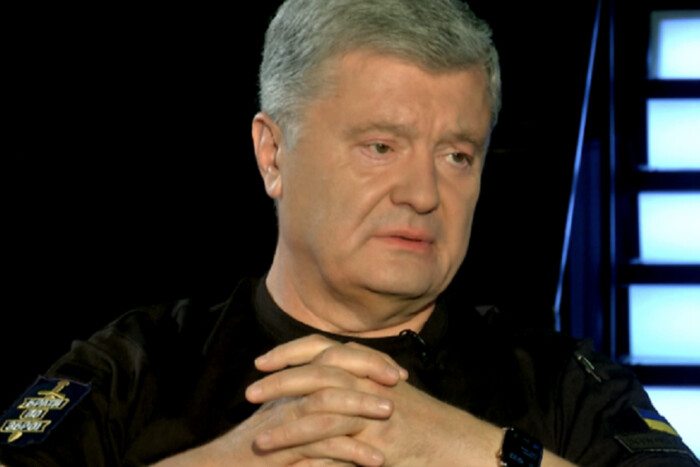«Вони допомагали Януковичу». Порошенко розказав, хто у владі «глушить» українські телеканали