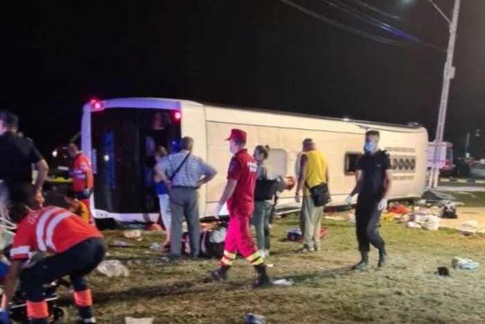 Автобус з українцями перекинувся у Румунії: 23 постраждалих