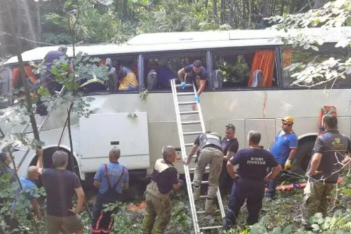 У Туреччині туравтобус впав в урвище: п’ять загиблих, 38 поранених