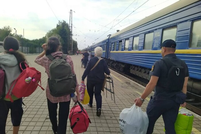 Аварія на дільниці Підволочиськ-Максимівка: деякі потяги затримуються на 11 годин