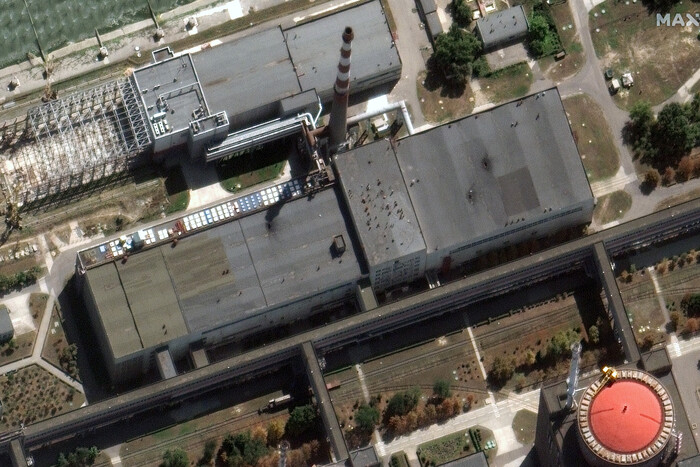 У даху будівлі Запорізької АЕС з’явилися пробоїни (супутникові знімки)