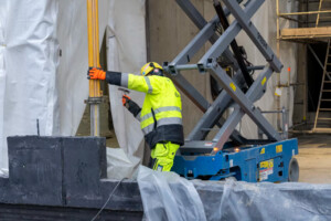 Економія дешевої нічної електроенергії вивчається в малих і середніх підприємствах, де досі робота велася переважно вдень