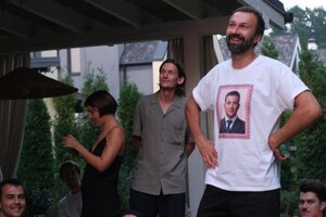 Відомий працівник Банкової перепросив через свої танці під час війни