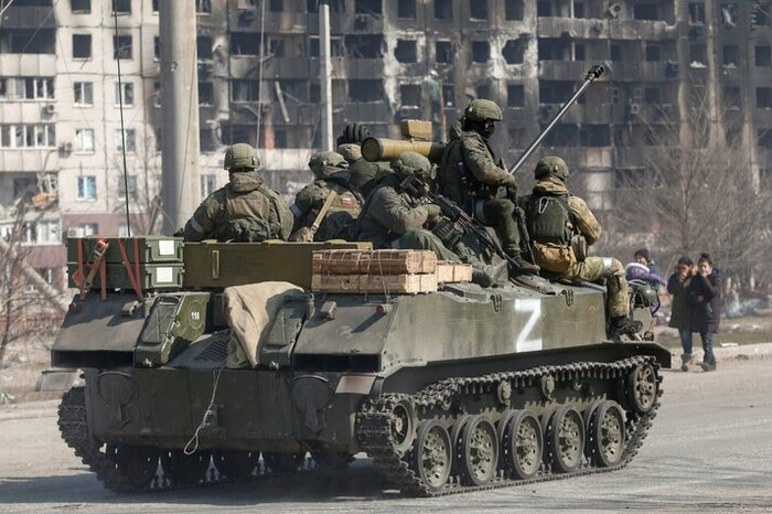 Окупанти активізували переміщення військової техніки до Бердянська