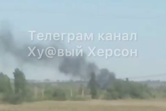 Біля Антонівського мосту пролунали вибухи (відео)