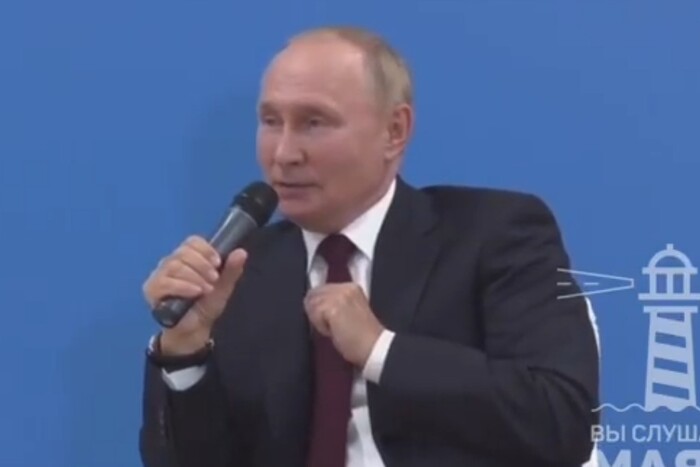 Путін і «гумова попа». Господар Кремля розказав дітям секрет успіху (відео)