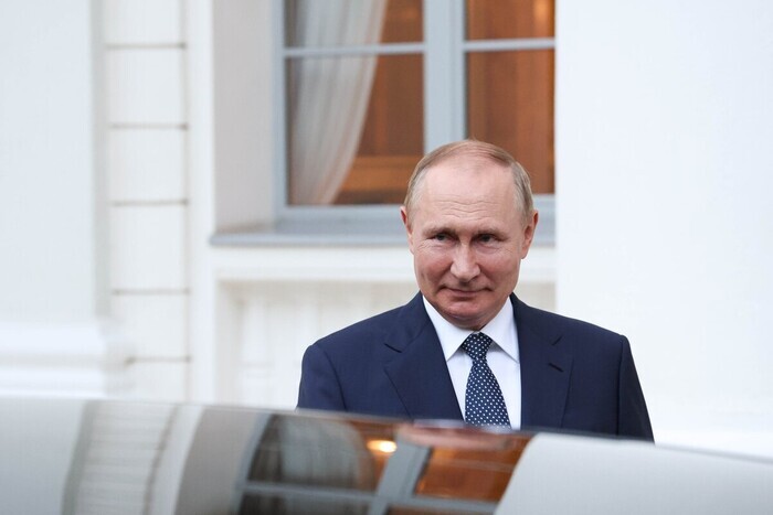 Путин через три ряда охраны пообщался с калининградцами (видео)