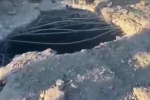 Антоновский железнодорожный мост снова обстреляли (видео)