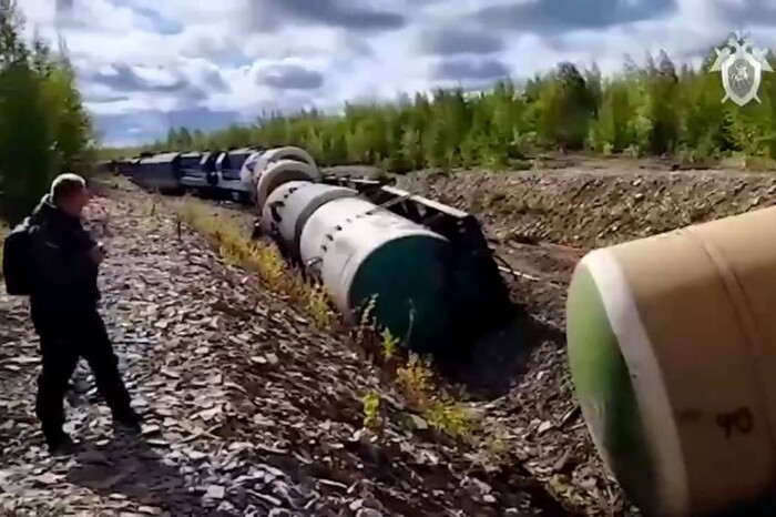 У Якутії зійшов з рейок потяг з пальним для окупантів (відео)