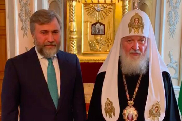 Олігарх Новинський розказав, як патріарх Кирило відреагував на перші бомбардування Києва