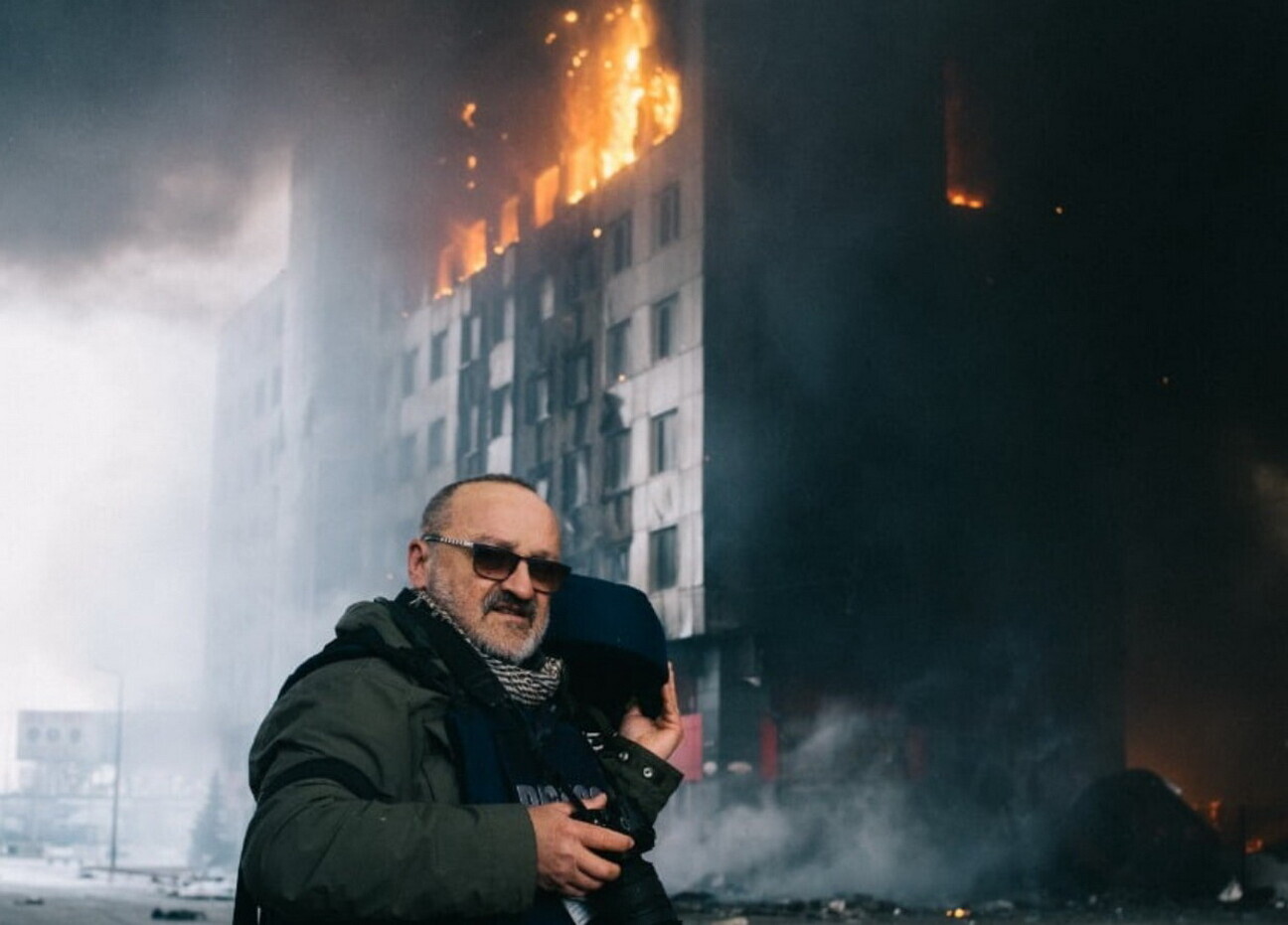 Знімати чи допомагати? Легендарний фотокор розповів про професійний стрес на війні