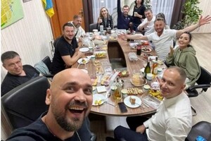 На Запоріжжі мер втрапив у скандал через гулянку на робочому місці (фото, відео)