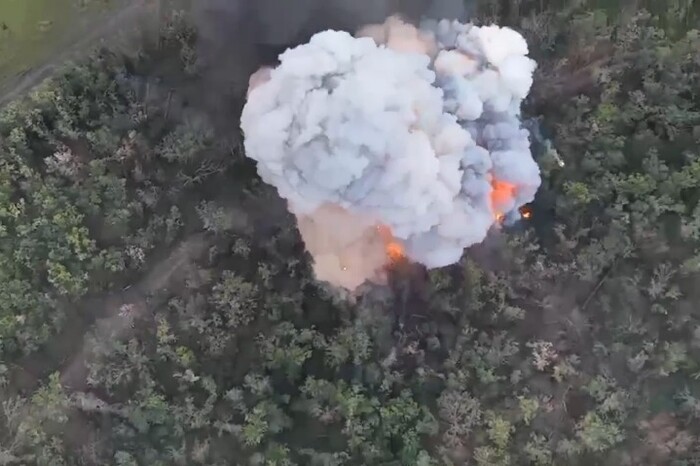 ЗСУ на Донеччині знищили сучасний бронеавтомобіль росгвардії РФ (відео)