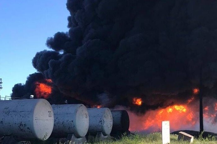 Удар по Кривому Рогу: пожежа на нафтобазі вирувала 16 годин (відео)